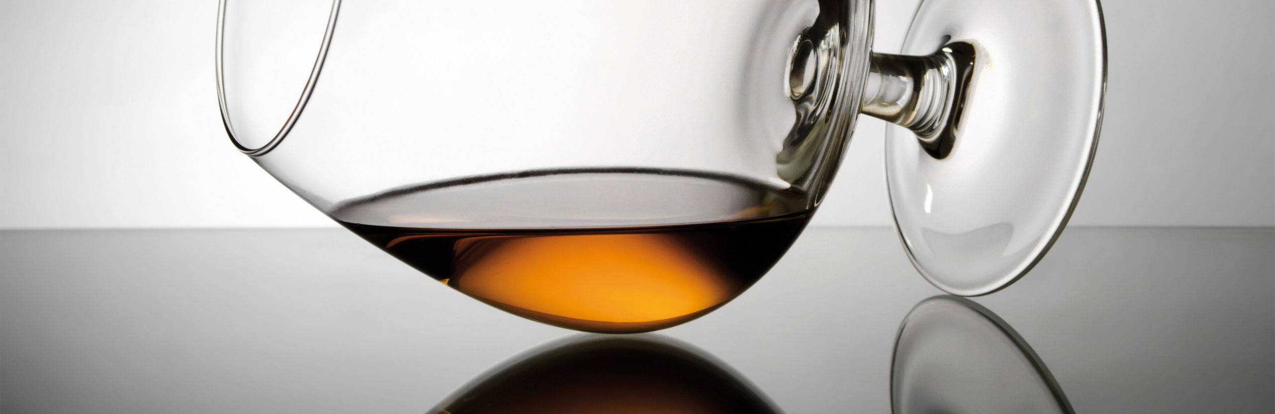 Calvados - stort sortiment av äppelbrännvin från Frankrike