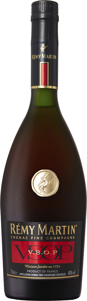 en flaska cognac av remy martin