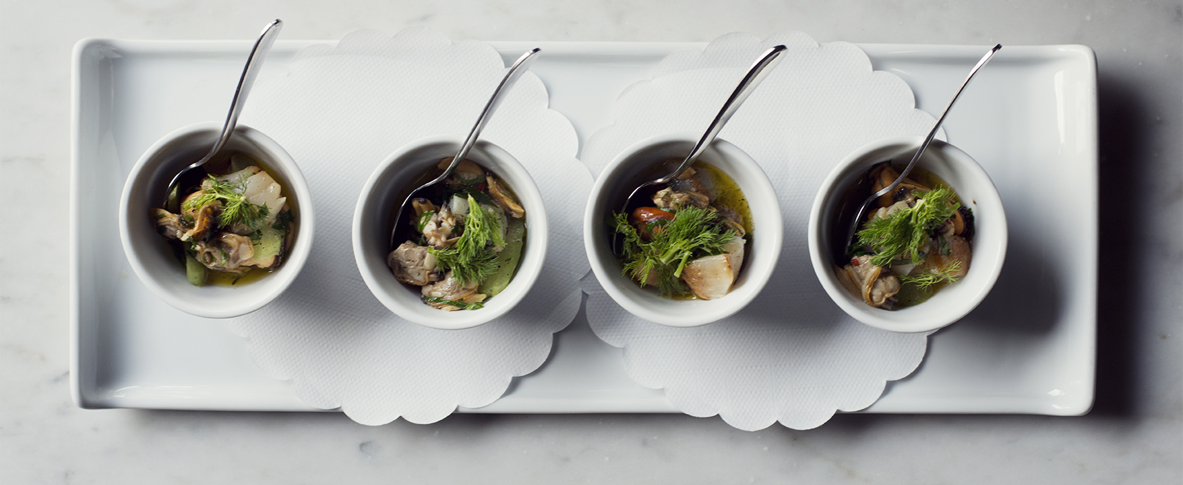 små förätter i skålar