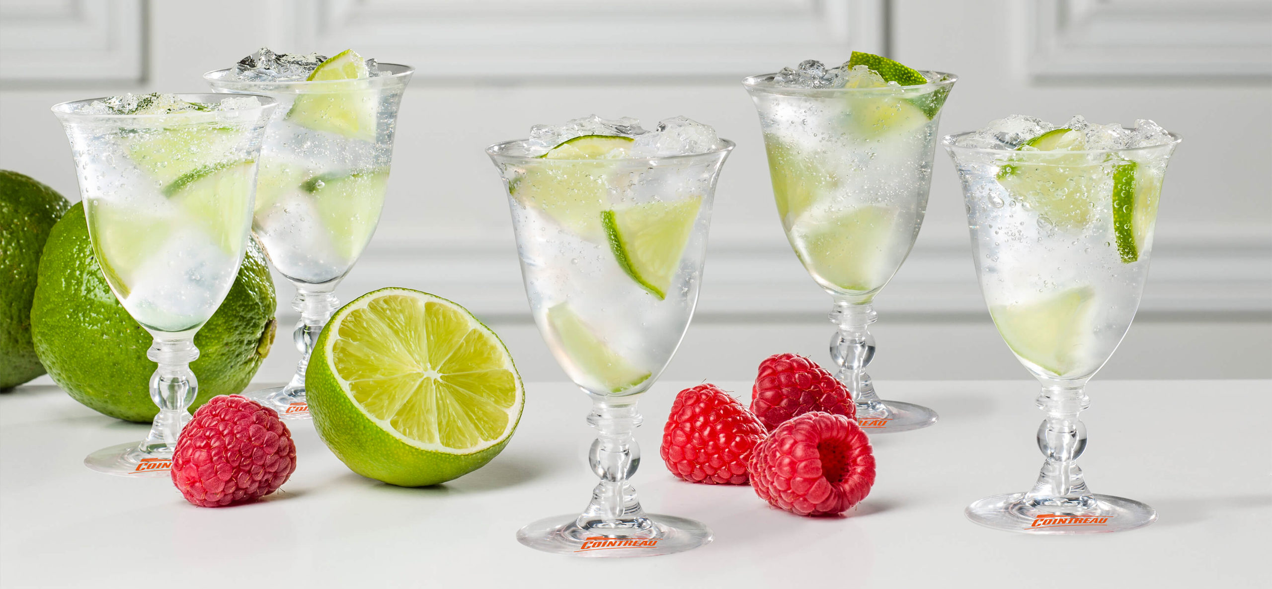 cointreau fizz med hallon