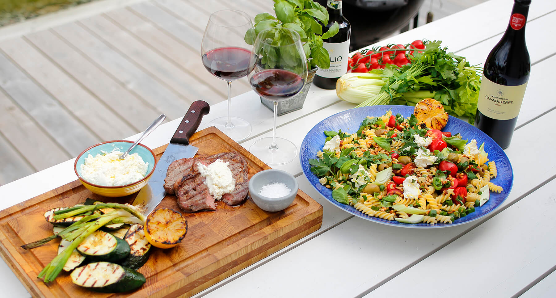 Grillad kalv och zucchini med pastasallad ”caponata”