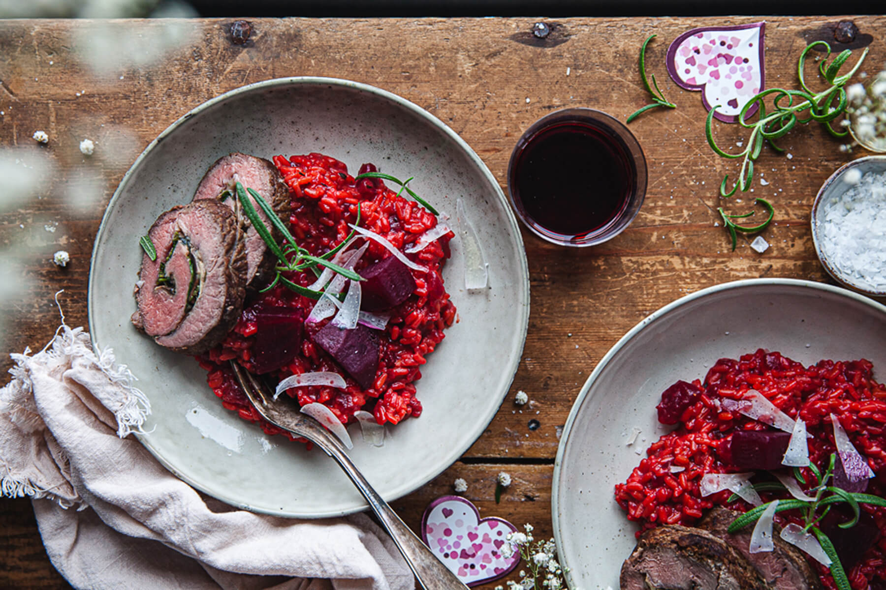 tallrik med risotto och flankstek