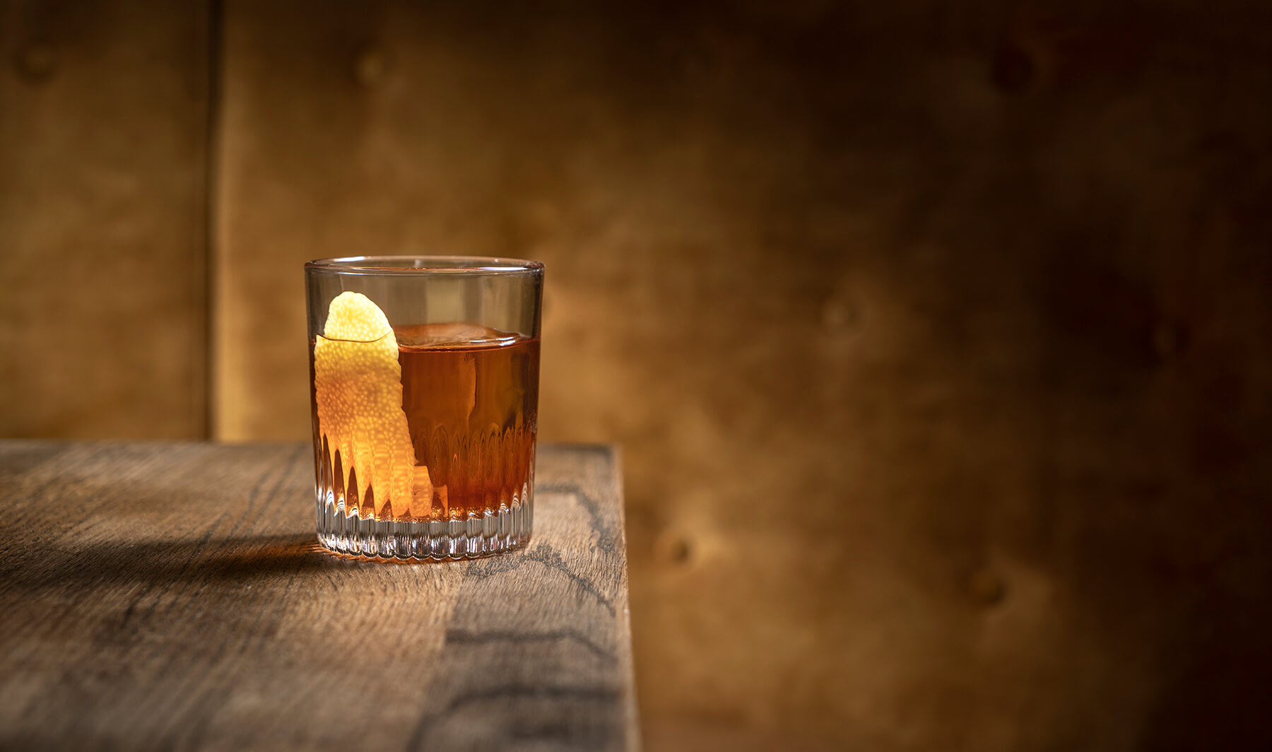 ett glas med is och drinken vieux_carrè