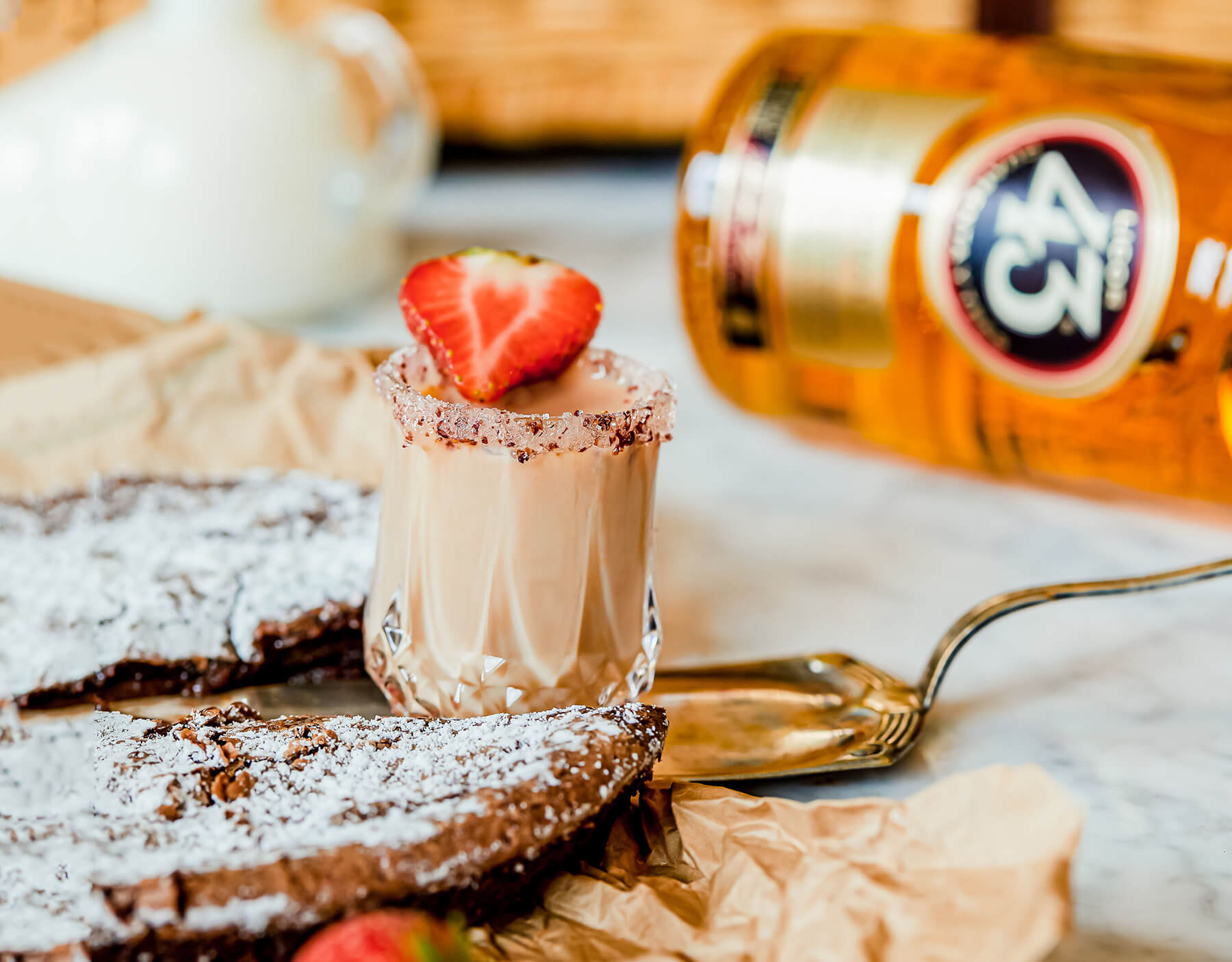 glas mod shot och kladdkaka