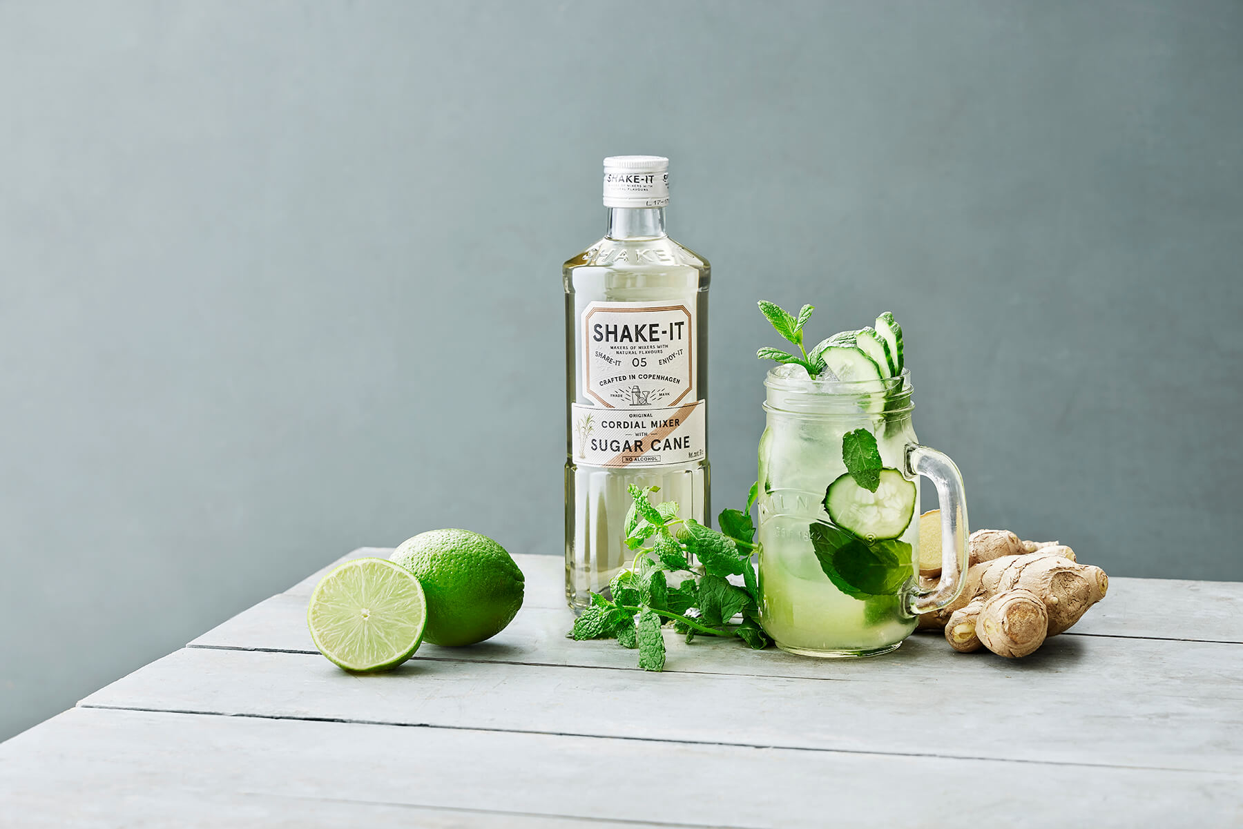 en drink med mynta som är alkoholfri