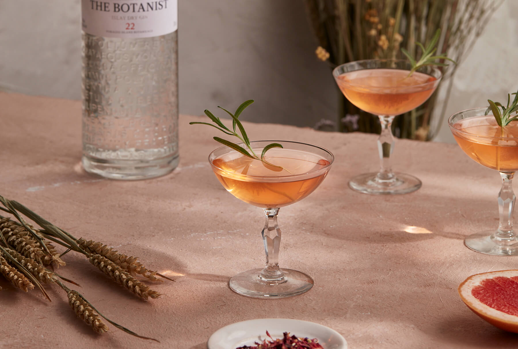 drink på bord martini