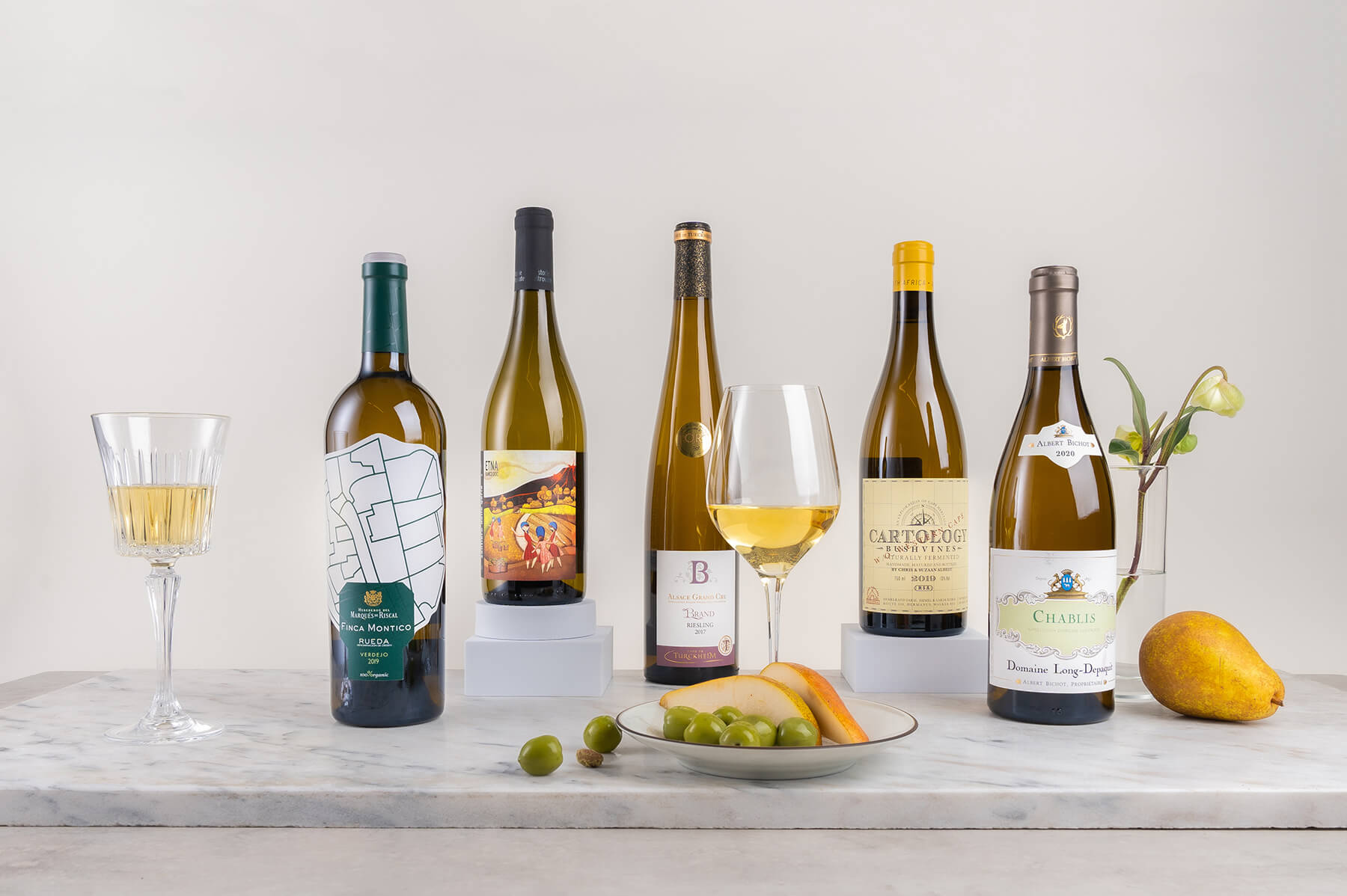 fem flaskor vitt vin julklappar och presenter