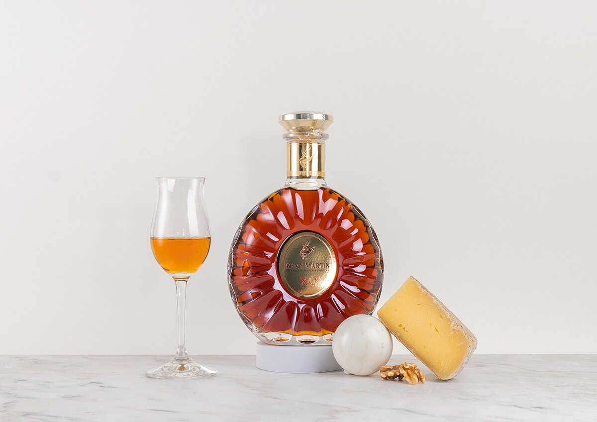 en flaska cognac remy martin