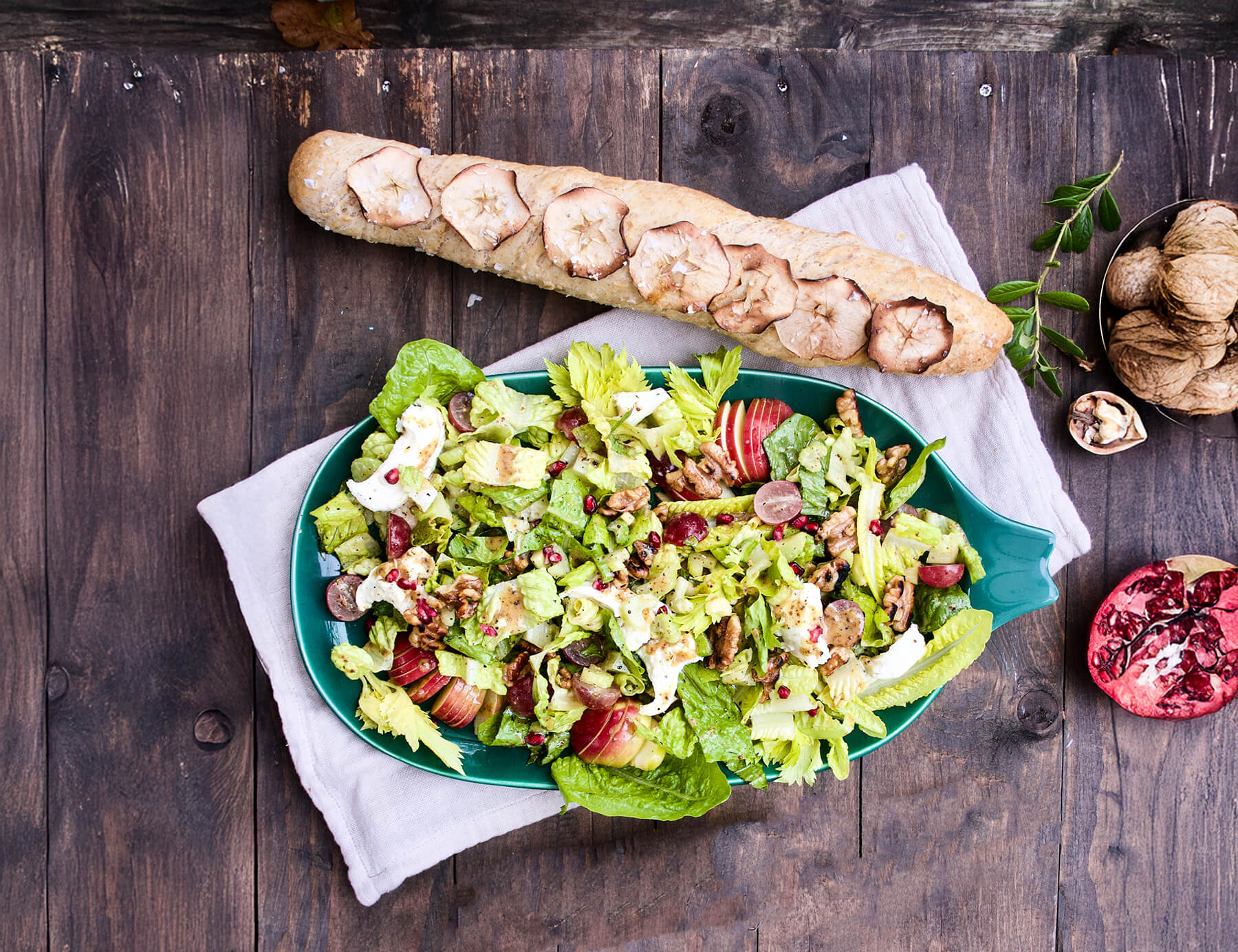 waldorfsallad med äppel bröd