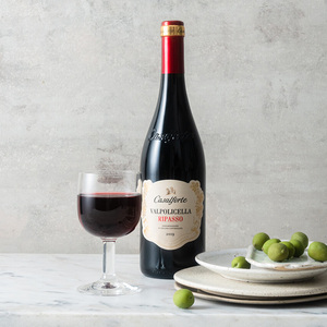 en flaska casalforte med oliver