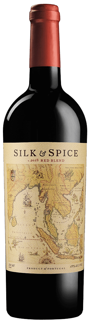 en flaska silk and spice rödvin med karta på etiketten