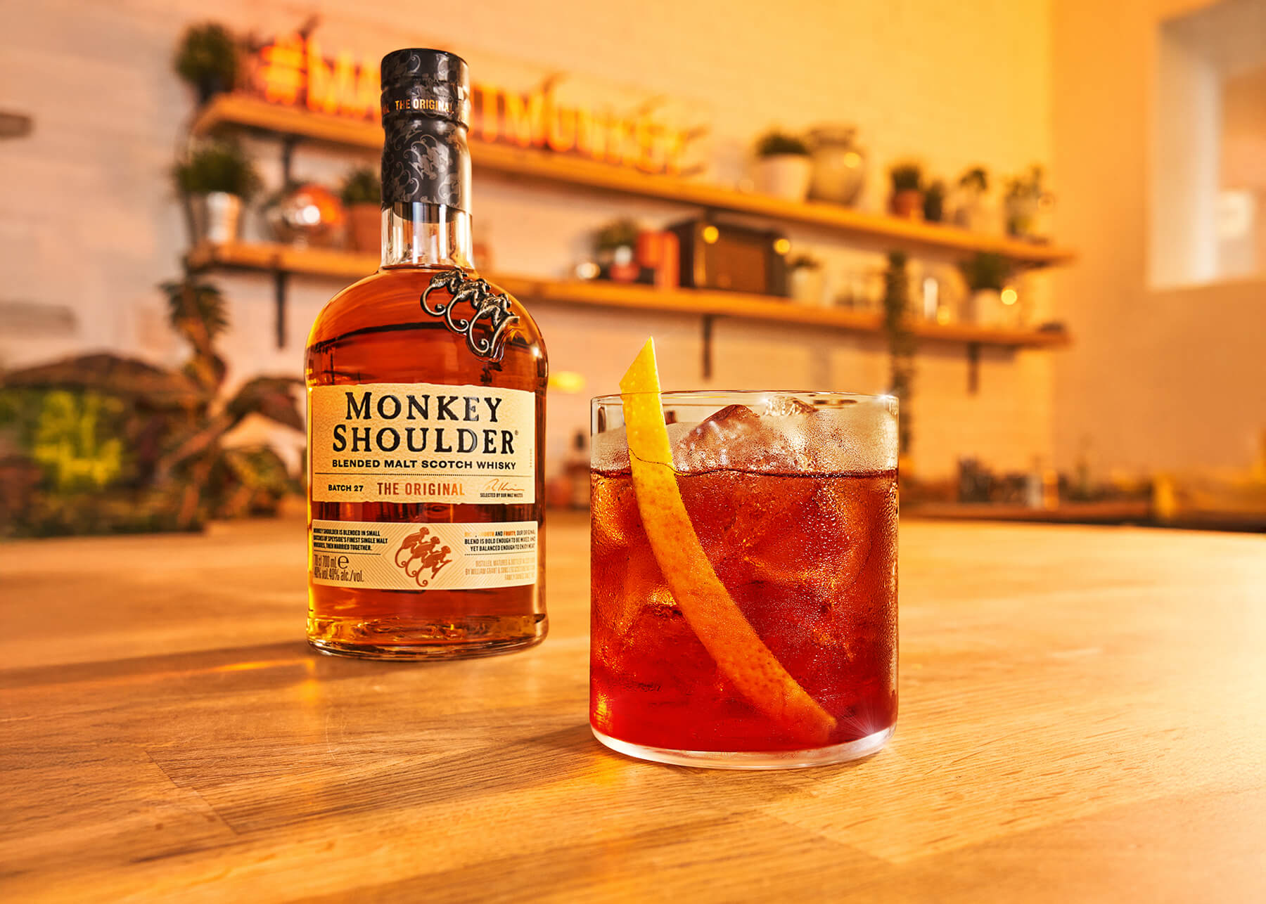 en drink med monkey shoulder boulevardier
