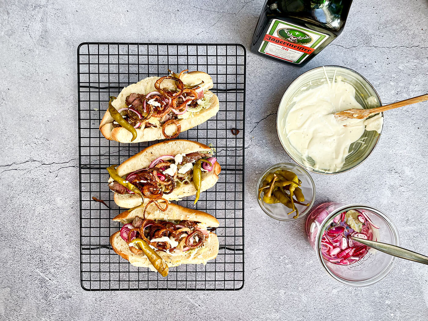 köttmackor med jägermeister och sås på galler